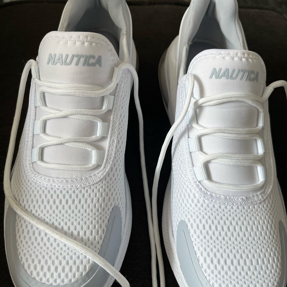 NWOT Nautica Sneakers Size 9 LAST CHANCE!!